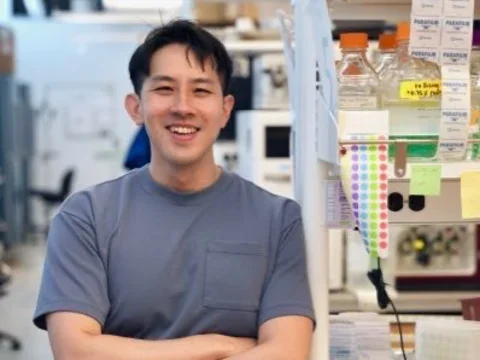 Jason Zhang headshot